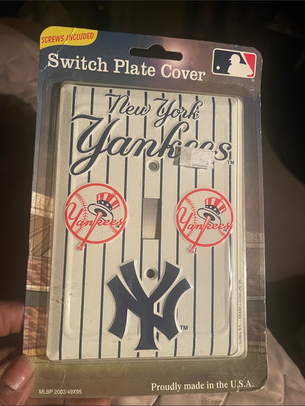2003-New-MLB New York Yankees Pinstripe Switch Plate Cover - Navy, White, Red